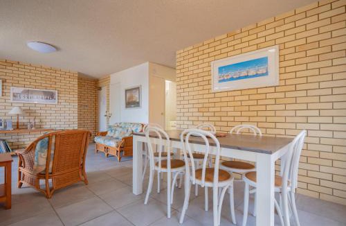 Golden Beach Apartment | Golden Shores U7 21 Landsborough Parade