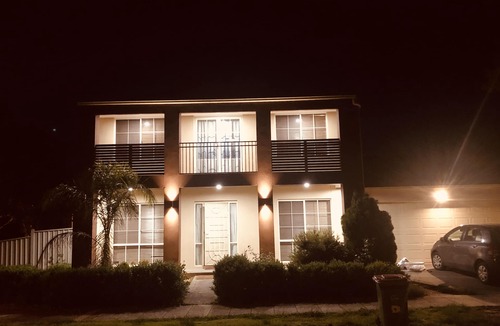 Craigieburn House | Golf View Charm - Large two story House