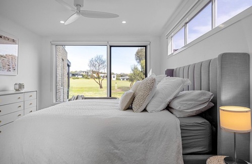 Fingal House | Golfers retreat situated right on the world famous Moonah Links Golf Course