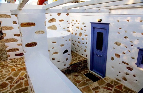 Posidonia Villa | Good Life Villa " Reason" Set in Seaside Vinyard