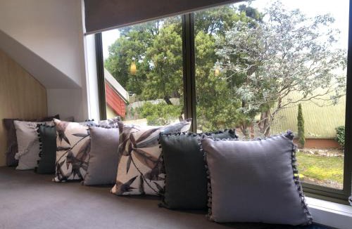 Strahan Hotel | Gordon Gateway