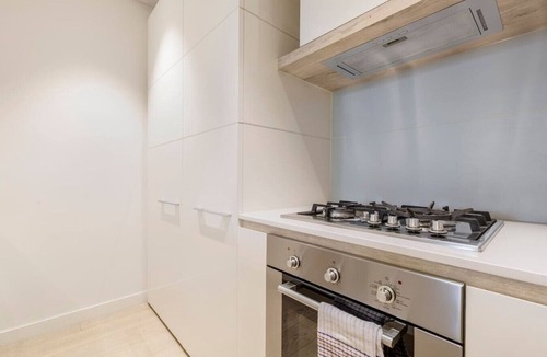 Elwood Apartment | Gorgeous 2brm in leafy Elwood
