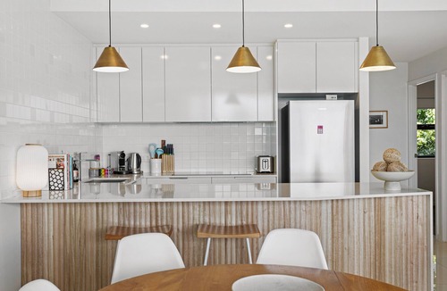 Bulimba Apartment | Gorgeous 3-Bed Apartment with City Views