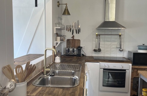 Scone House | Gorgeous Country Home With Pool | Pet Friendly