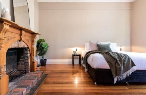 South Launceston House | Gorgeous on Galvin: Close to Town Yet A Mile Away