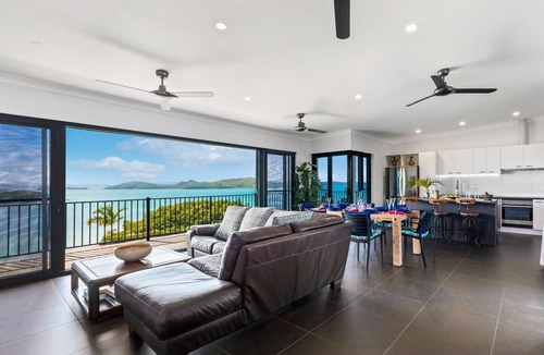 Shute Harbour House | Gorgeous three-bedroom, two-bathroom home boasting uninterrupted sea views.