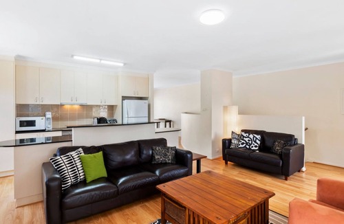 Long Beach House | Gorgeous townhouse perfect for a family escape