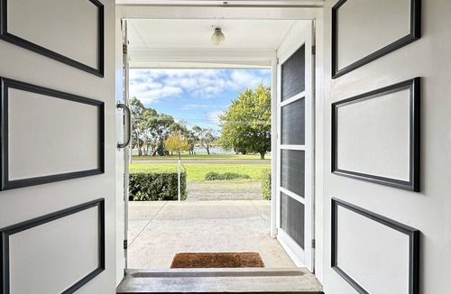 Hamilton House | Gorgeous two bedroom home with lake views!