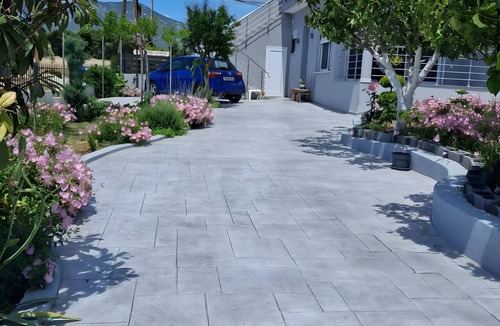 Loutraki House | Brand New 2026 Country House with Mountain Views, Wi-Fi & Air Conditioning