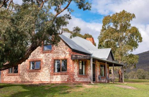 Halls Gap House | Grampians Pioneer Cottages