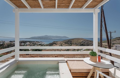 Kimolos House | Grand Suite 2 with Private Pool and Seaview