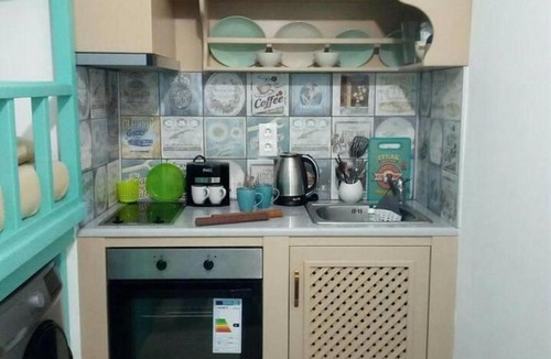 Massouri House | Grande Grotta Studios - Sleeps 8 - Free Parking