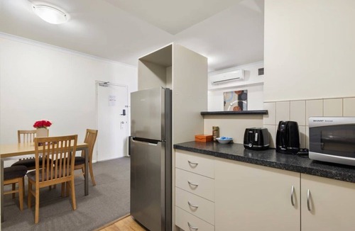 Northbridge Apartment | Great-value Northbridge Apt - Near RAC Arena