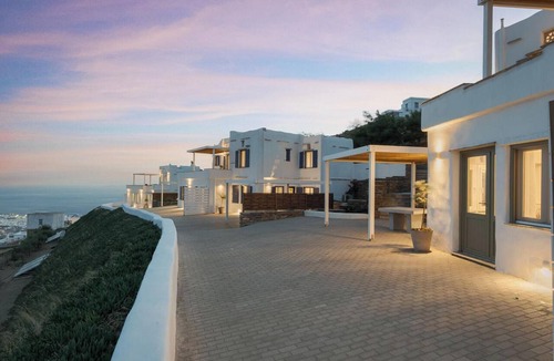 Tinos Apartment | Green 3 by Morfes Luxury Apartments