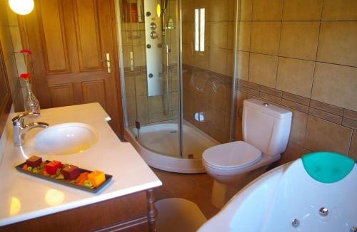 Andros Town House | Green Oasis