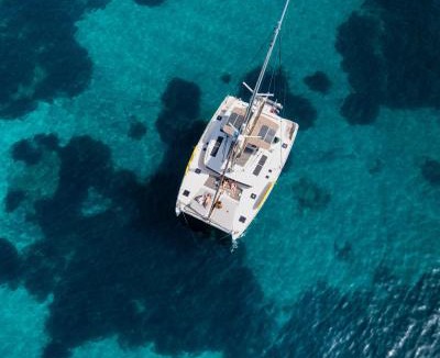 Glyfada Boat Rental | Grey Goose - Lagoon 450 Fly