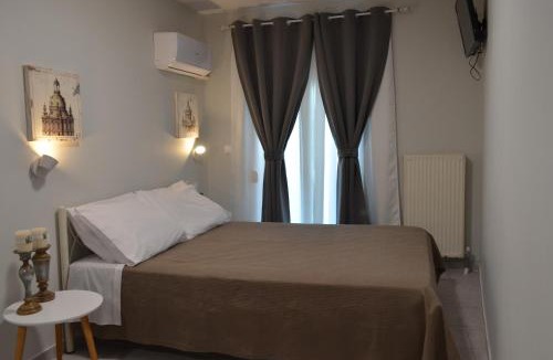 Sykies Apartment | Grey Room
