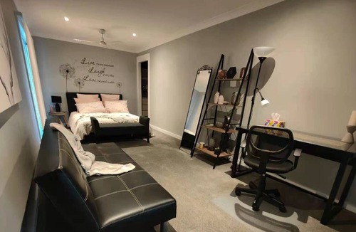 Grose Vale House | Grose Vale Retreat: Heated Pool & Tennis Court Delight