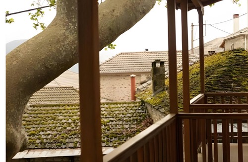 Pyrsogianni House | Guest House 'Armoloi Room 3' with Mountain View, Shared Terrace and Wi-Fi