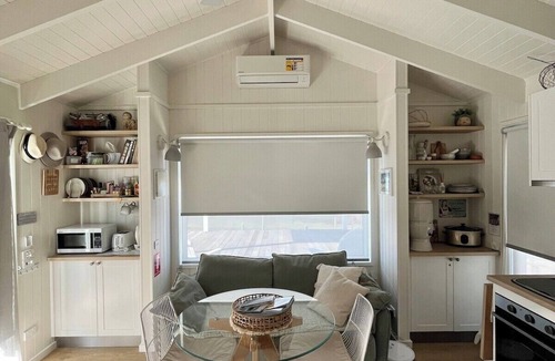 Seaton Cabin | Gumnut Cottage Gippsland | Mountain View · Gumnut Cottage Gippsland | Mountain V