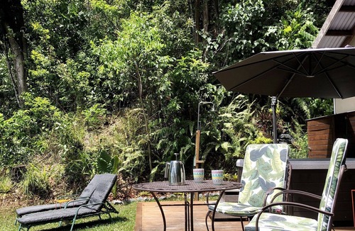 Rocky Point Cabin | Gunnadoo - Ocean View Hut with jacuzzi, rainforest and ocean views