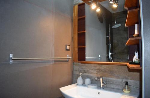 Gerakas Apartment | h2h Myrto #Λειτουργικό studio 30' Αθήνα, 15' Αεροδρομιο