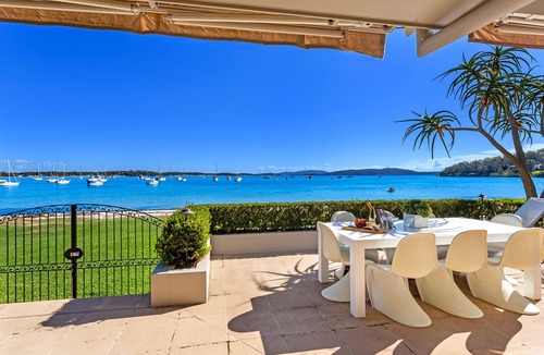 Corlette House | H3 Port Stephens - Absolute Waterfront Luxury