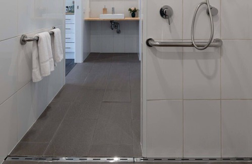 Hadspen Apartment | Hadspen Riverview Retreat: Blue Gum Studio