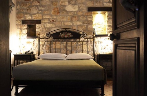 Ioannina Town Centre Bed & Breakfast | Hagiati GuestHouse - Triple Getaway inthe Castle Ioannina