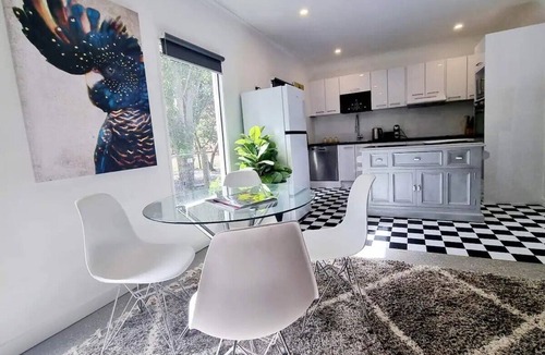Paechtown Cottage | Hahndorf Providence Cottage 30 minutes from the CBD. Pet friendly. Outdoor bath