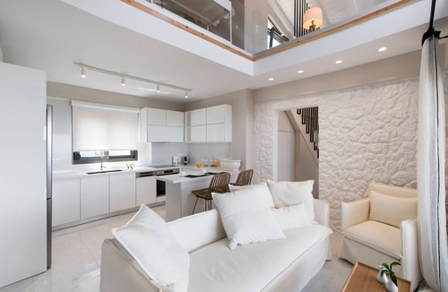Frinion Apartment | Halcyon Deluxe Maisonettes Sea View