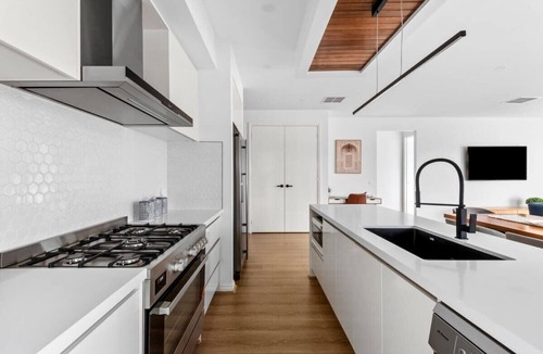 Mount Duneed House | Halfway Gem - 3BR Home Between Geelong & The Coast