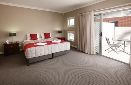 Broadmeadow Apartment | Hamilton on Everton