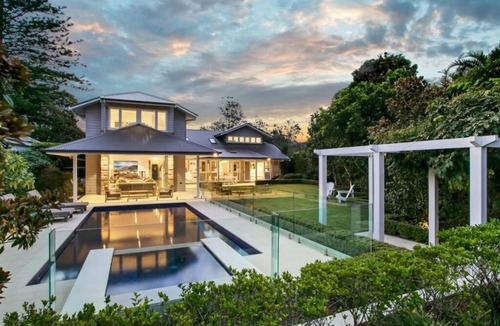 Avalon Beach House | Hamptons Home with pool in Prime North Avalon - Steps to Beach & Cafe