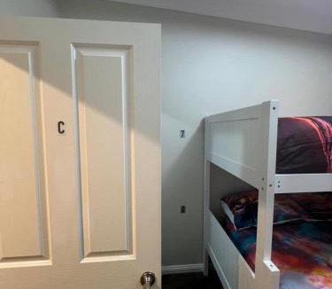 South Launceston Hostel | Happy Haven Lodge II Private Double Room for Couple, Cozy Shared Apartment for Female only