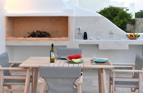 Naousa House | Happy sea view House for 2, with Jacuzzi pool!