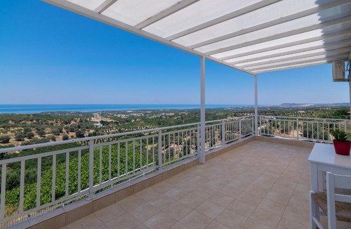 Agia Triada Villa | Haravgi 3 Bedrooms Villa