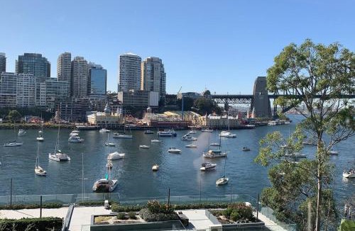 McMahons Point Apartment | Harbourfront Art Deco Hall - Sought-after in Sydney