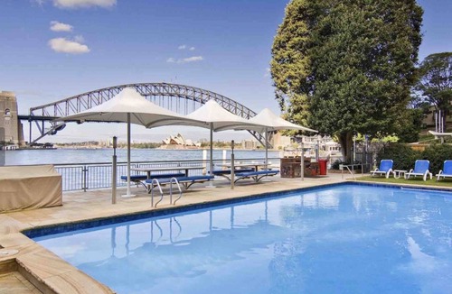McMahons Point Apartment | Harbourside 45 spacious affordable studio in Harbourfront location