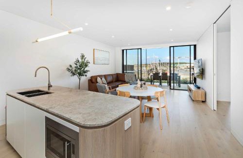 Shell Cove Apartment | Harbourside Delight - Waterfront Oasis