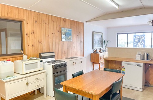 Waterhouse House | Harbourside House - Seaside and Harbour Views -Pets Welcome- Outside Only