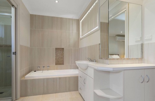 Bateau Bay House | Harmony House - Bateau Bay, NSW