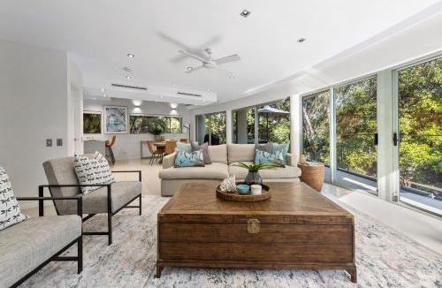 Noosa Heads Apartment | Hastings Park: Elegant Oasis
