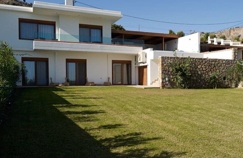 Vlicha House | Haus in Vlycha Beach mit Infinity-Pool by Interhome