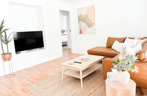 Turvey Park Apartment | Haven in the heart of Turvey Park!