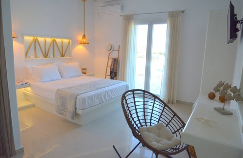 Milos Hotel | Hawk Stone