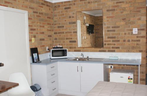 Hawks Nest Hotel | Hawks Nest Motel