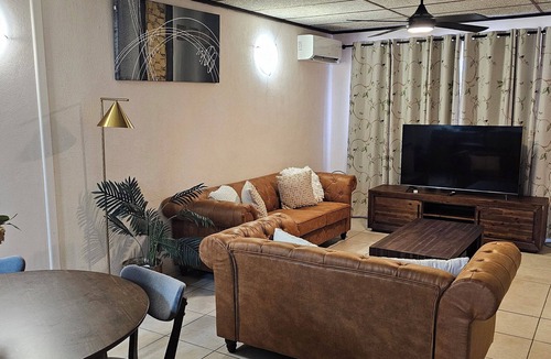 Cranbrook Apartment | Heart of Townsville tranquillity