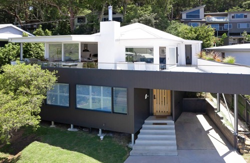 Pretty Beach Central Coast House | Heated pool, bay views and beaches
