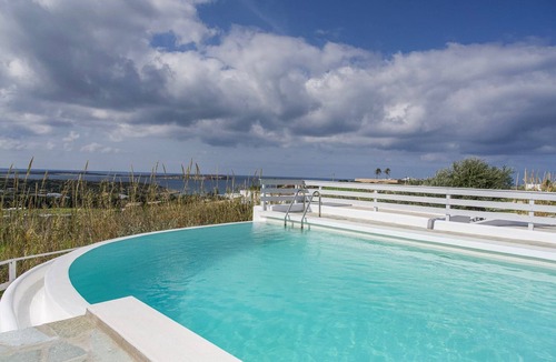 Nea Cryssi Akti Villa | Heavenly Paros Villa | Villa Emerald Cove | 4 Bedrooms | Fully Airconditioned